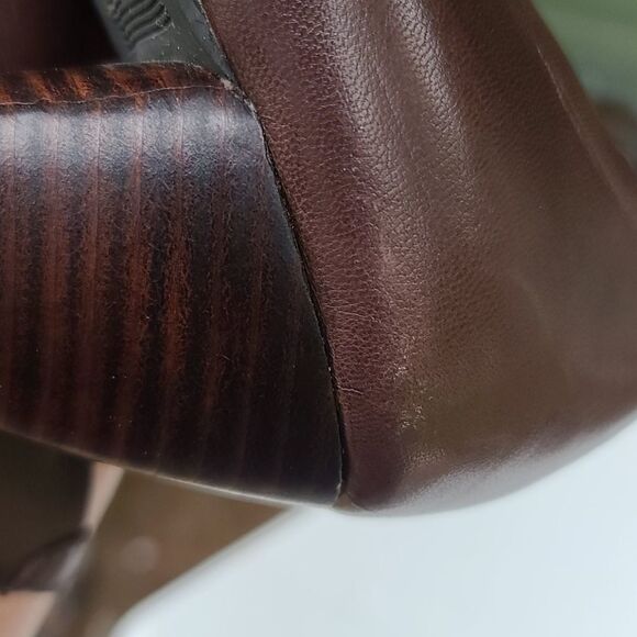 BareTraps "Savina" round toe button short heels - Picture 8 of 11